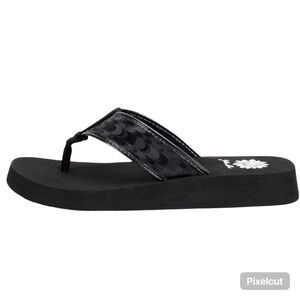 YELLOW BOX FORTINA BLACK FLIP FLOP MEDIUM WIDTH NEW IN BOX